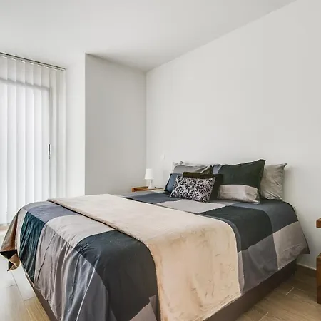 Apartment Home2book Design Studio Marina Center